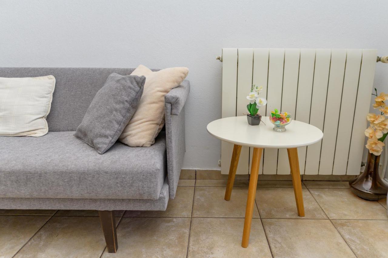Danica Apartment *